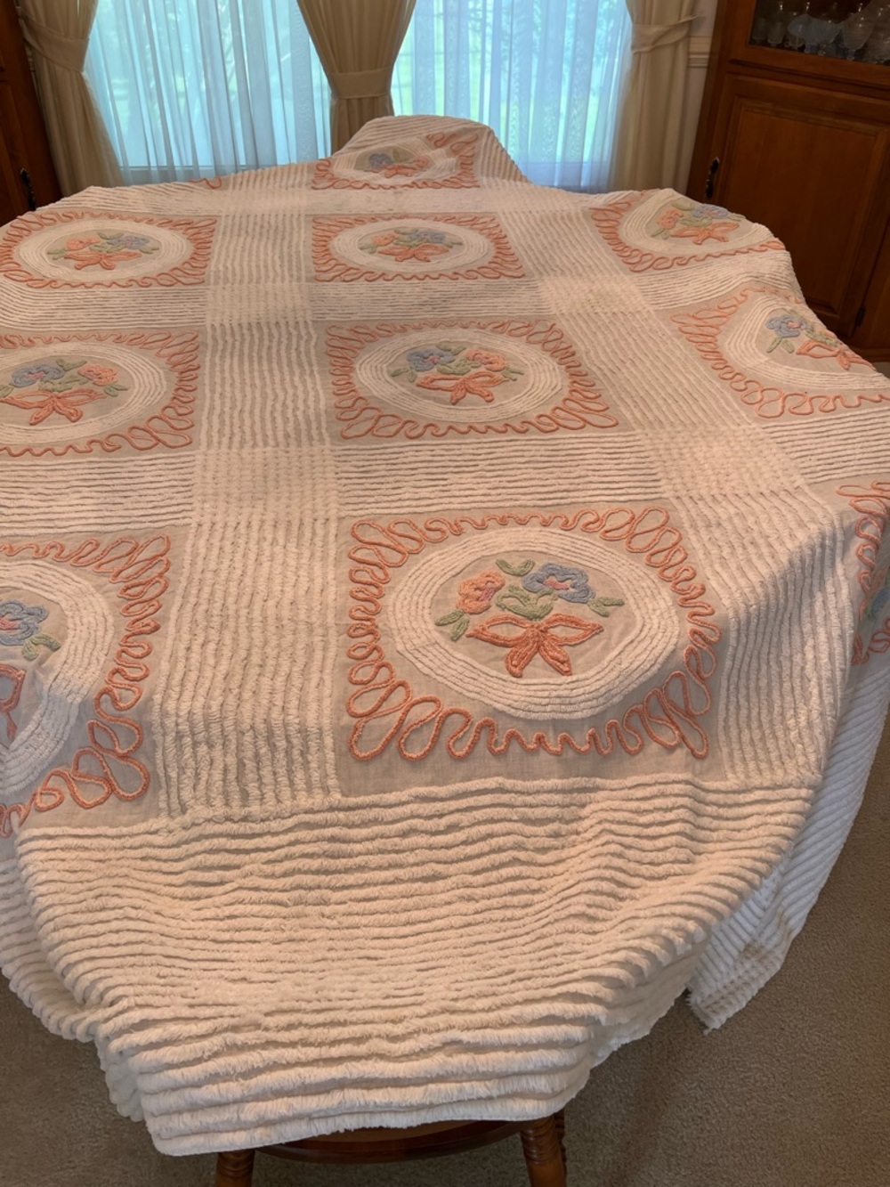 Vintage Chenille Cottage Bedspread Pink Floral Scroll Full/Queen size